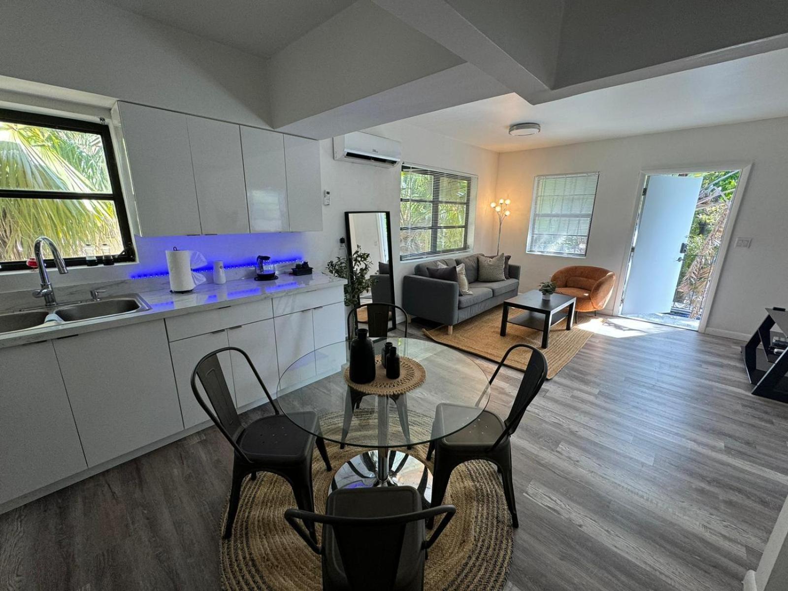 Fully Equipped Apartments With Parking Near Cocowalk Miami Extérieur photo