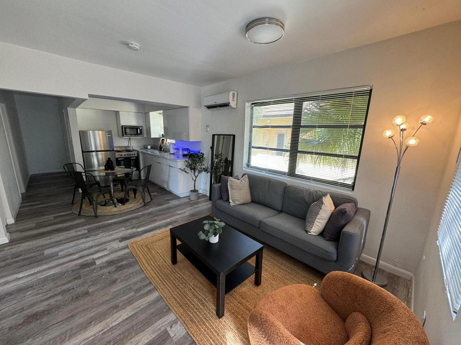 Fully Equipped Apartments With Parking Near Cocowalk Miami Extérieur photo