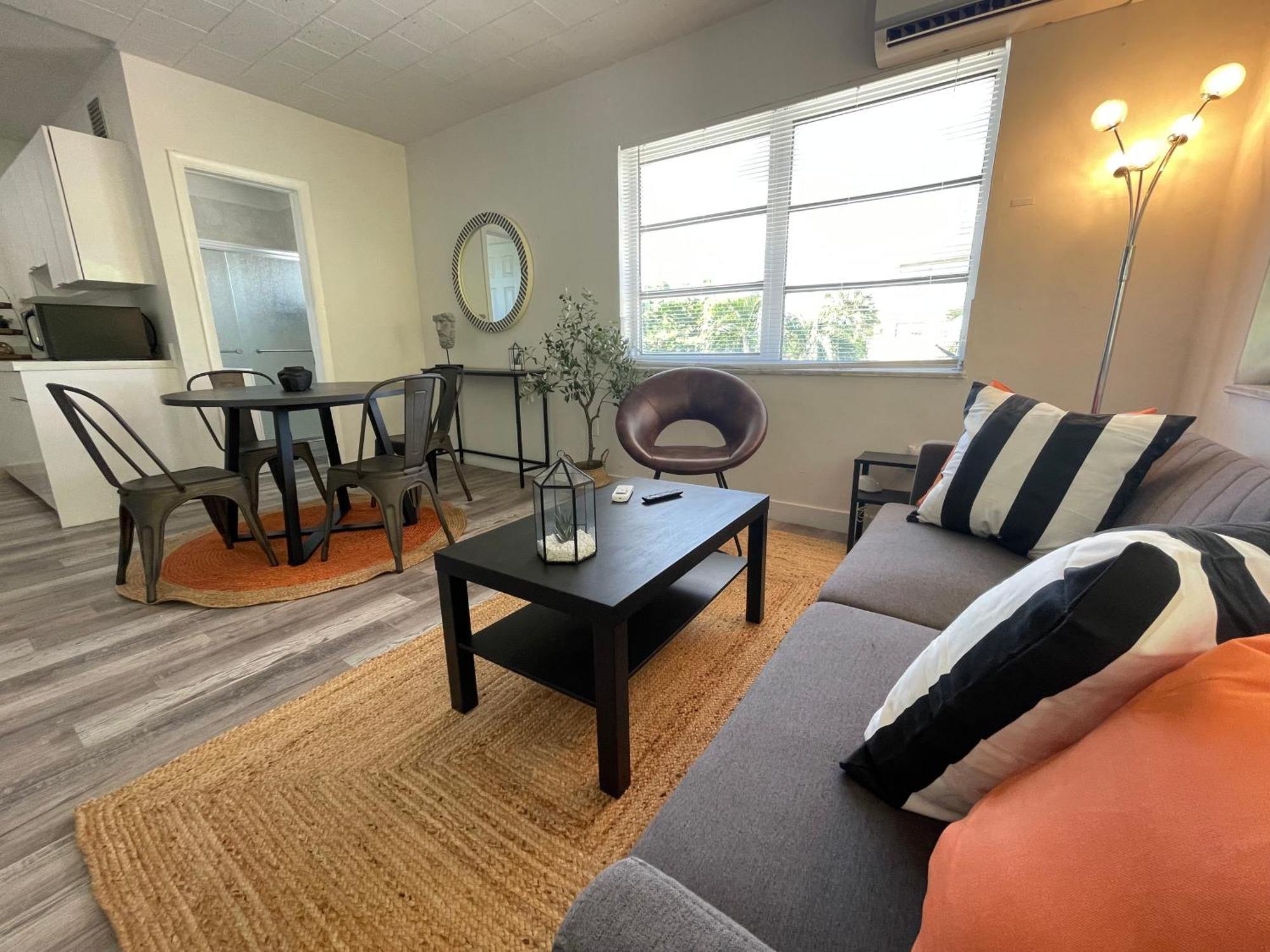 Fully Equipped Apartments With Parking Near Cocowalk Miami Extérieur photo