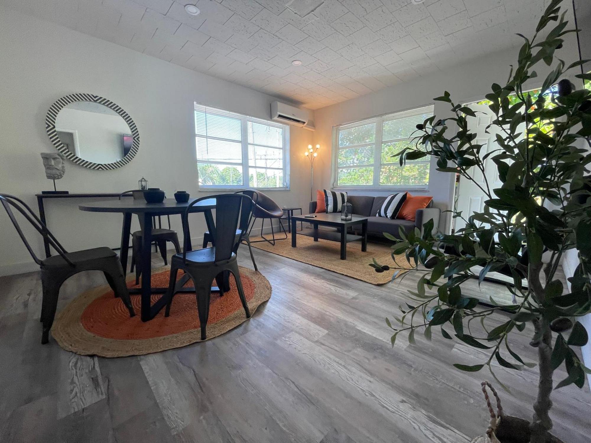 Fully Equipped Apartments With Parking Near Cocowalk Miami Extérieur photo